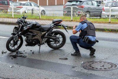 Motorrad Fahrstunde Endet In Schwerem Unfall Zwei Verletzte