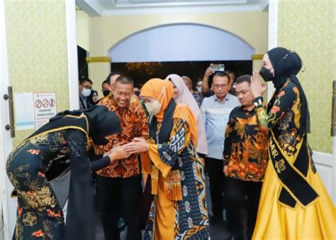 Khofifah Silaturahmi Dengan Masyarakat Kelahiran Jatim Di Aceh