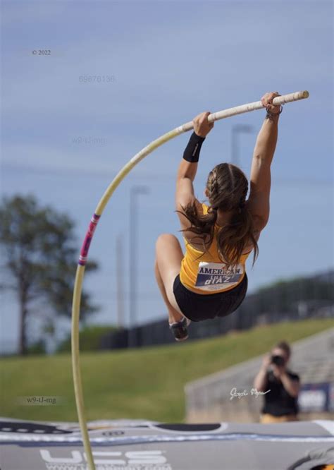 Lillian Diaz Pole Vault Nil Profile Opendorse