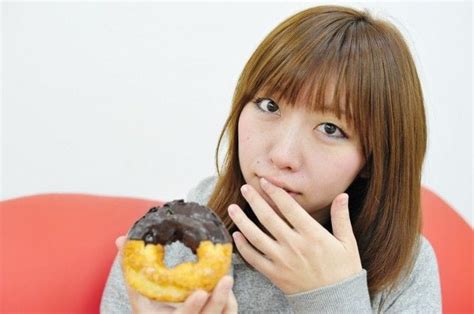 口の中が見えてるからっ！ ドン引きした他人の食事マナー3選｜「マイナビウーマン」