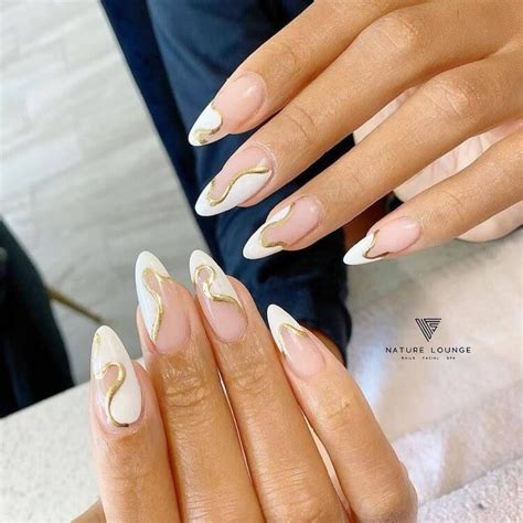 16 White And Gold Nails Perfect For Any Occasion Beautiful Dawn