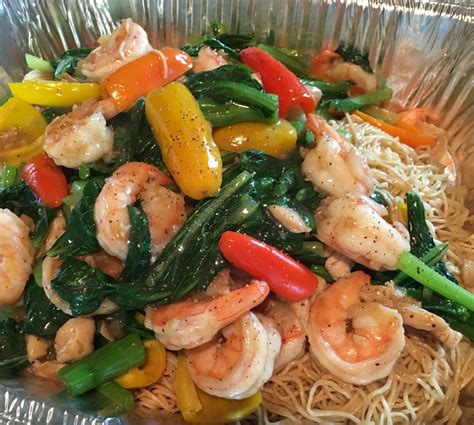 Egg Noodles With Stirred Fried Shrimp And Vegetables