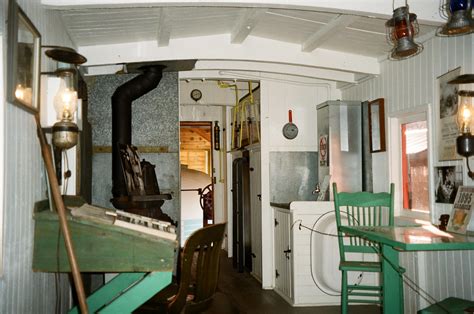 1895 Caboose Interior : trains