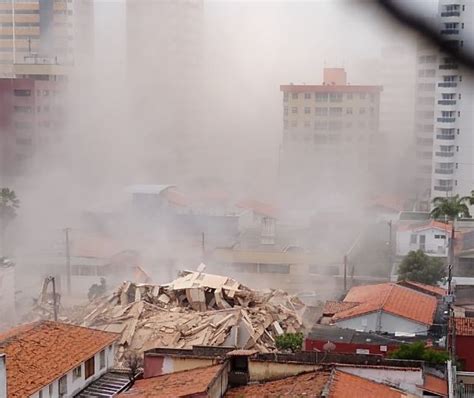 Pr Dio Residencial De Sete Andares Desaba Em Fortaleza