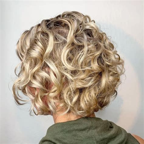 Top 57 Layered Curly Hair Ideas for 2024 | Curly hair trends, Short ...