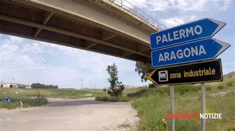 Agrigento Crollano Calcinacci Dal Viadotto Di San Benedetto