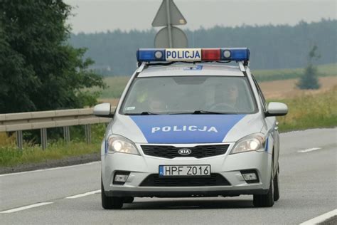 Piekosz W Martwy P D W Wychodku Spraw Bada Policja Natemat Pl