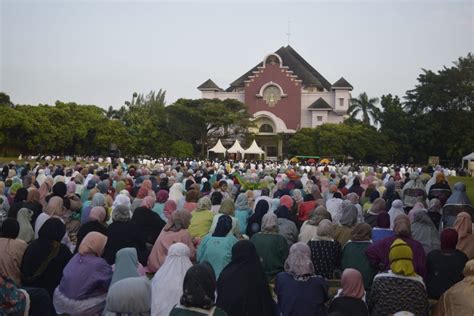 Laksanakan Sunnah LDII Depok Kembali Salat Hari Raya Di Lapangan