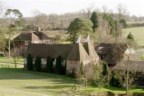 Oast House At Old Weavers Cottages Oast House Archive Geograph