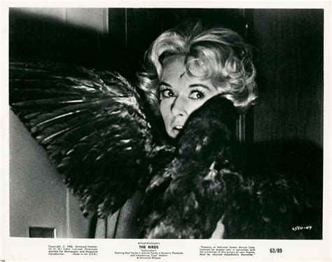 20 Amazing Publicity Photographs of Tippi Hedren for 1963 Horror ...