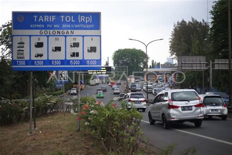 Penyesuaian Tarif Tol Jakarta Tangerang Antara Foto