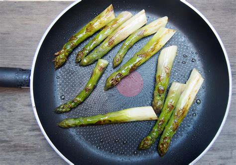 Asperges Vertes L Uf Mollet Cuisiner En Paix