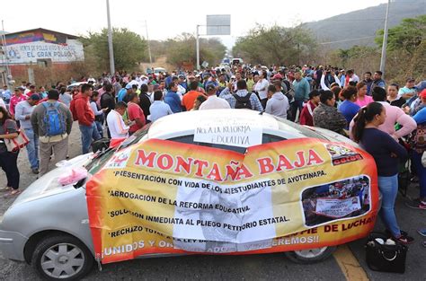 Bloquea La Ceteg 12 Horas La Carretera En Tixtla Pide Seguridad Y