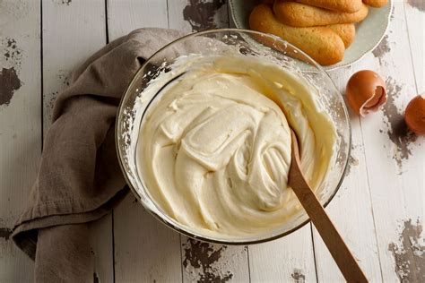 Ricetta del tiramisù classico con crema al mascarpone e savoiardi