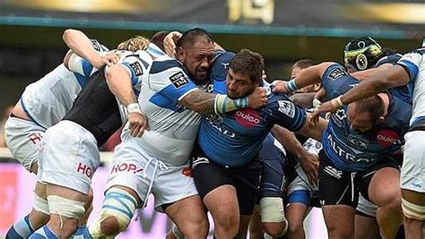 Rugby Top 14 Montpellier Fait Plier Castres 28 9 Et Va En Demi