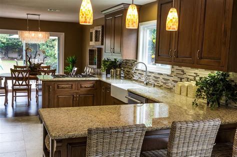 traditional family friendly kitchen interior design inspirations