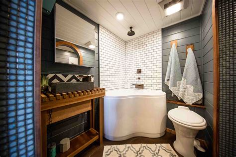 33 Small Shower Ideas For Tiny Homes And Bathrooms