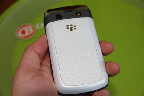 White Blackberry Bold Gets Unboxed And Fondled Crackberry