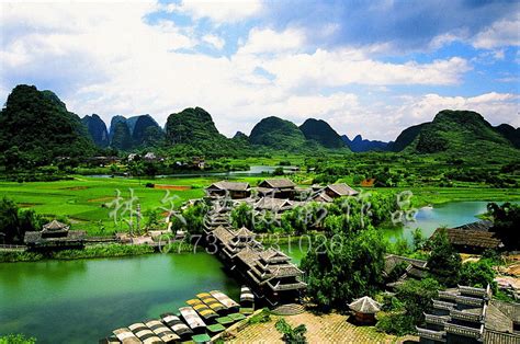 Days Guilin Li River And Yangshuo Tour Guilin Tour Guilin Travel Li