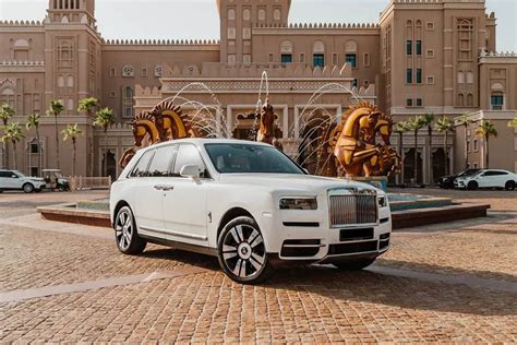 Rolls Royce Cullinan Wei In Dubai Mieten Luxus Octane Luxury Car