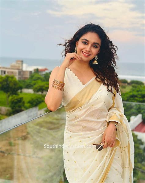 Keerthy Suresh Radiates Timeless Elegance In Kasavu Saree This Onam