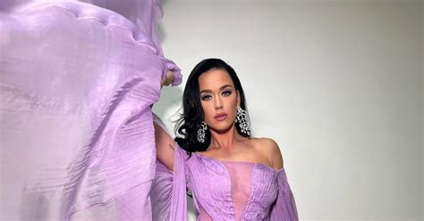 Katy Perry Als Bikini Cyborg Hier Zeigt Sie Underboob