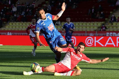 Ligue 1 Monaco tenu en échec par Strasbourg voit lEurope séloigner