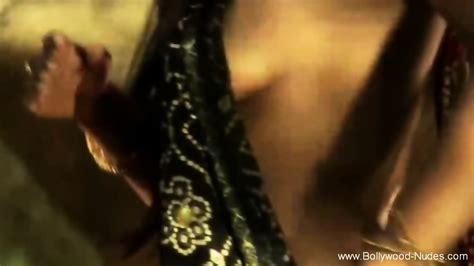 Sensual Moves From Romantic Indian Babe Expressing Her Love India Babe