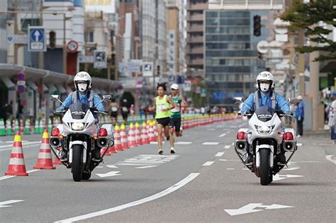 少数精鋭 白バイ隊 新潟県警 新潟日報デジタルプラス