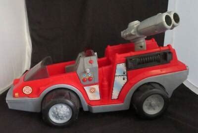 Rescue Heroes Voice Tech FIRE TRUCK Engine Lights Siren Sound TOY 77455