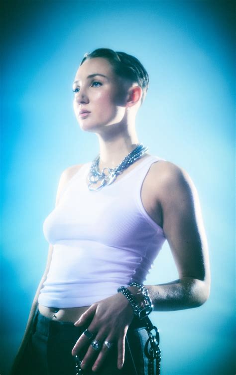 Press Play: Kiimi - 'Earth' - KALTBLUT Magazine