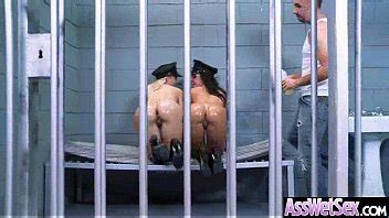 Chica salvaje anikka jada con gran culo en la película de sexo anal duro 06 XVIDEOS