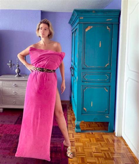 Fernanda Castillo presume sus curvas con FOTOS en diminuto bikini El Heraldo de México