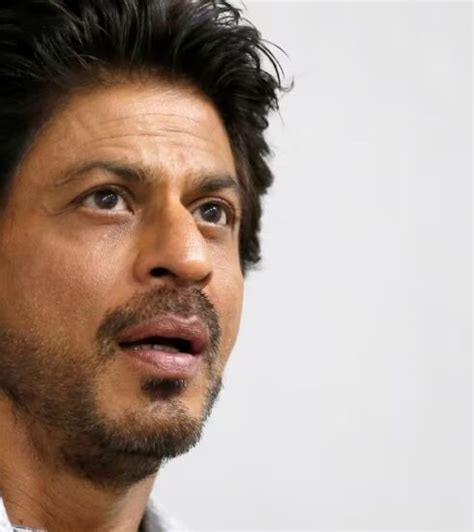 Shah Rukh Khan Undergoes Nose Surgery In Us Fans Express Concern