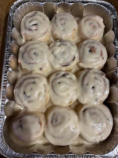 Make Cinnabon Cinnamon Rolls Right At Home Bigger Bolder Baking