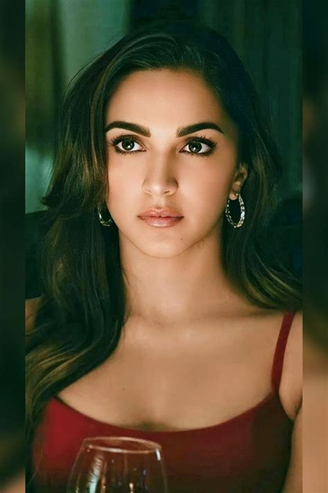 Pin By Prince Kalyan On Gorgeous Kiara Kiara Advani Hot Hot Images Of Actress Indian Actress