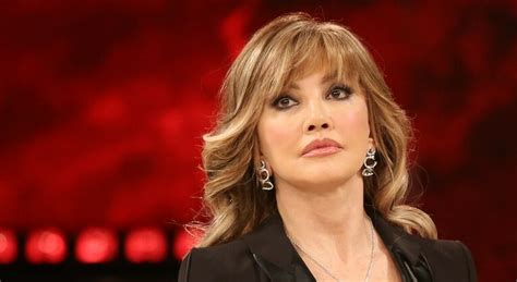 Ballando Con Le Stelle L Addio Di Sara Di Vaira Milly Carlucci In