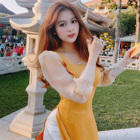 Cô giáo hot girl đẹp như thiên thần lên tiếng ủng hộ phẫu thuật thẩm mỹ