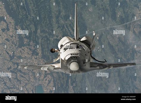 Space Shuttle Discovery Sts 114 Return To Flight Approaches The