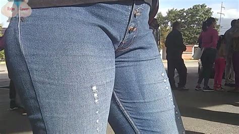 271 Phat Ass Latina W Jeans At The Terminal She Got The Jiggles Tight Jeans Forum