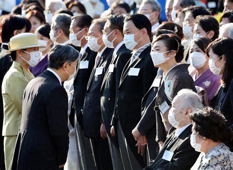 秋の園遊会：陛下も聴いたユーミン 5年ぶり秋の園遊会に1000人 毎日新聞