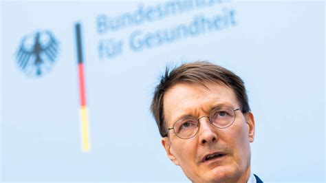 Lauterbach rechnet mit Verzögerung von angepassten Impfstoffen bis Herbst