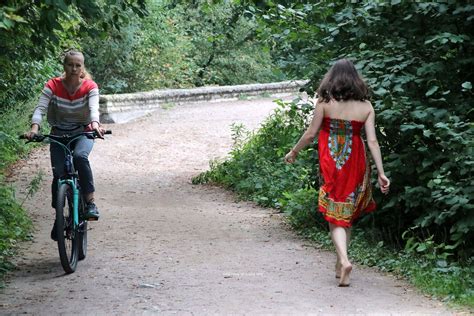 Hippie Babe Elizabeth Naked Park Stroll Elizaveta Nude In A Public