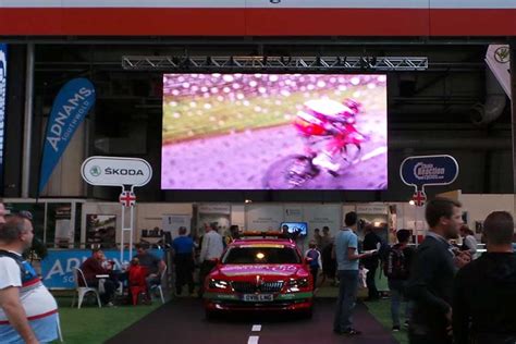 Cycleshow Fonix Big Screens Creative People Innovative Video