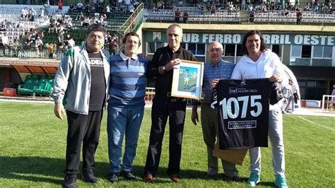 El Dueño De La Luna Entrevista Con El Estadounidense Que Vendió