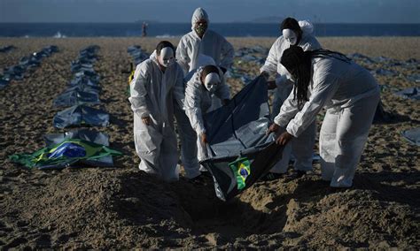 Ong Realiza Protesto Em Copacabana Pelos Mil Mortos Na Pandemia De