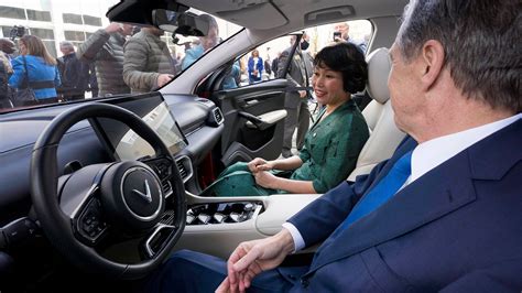 Vietnamese EV maker rapidly expanding network in US. Experts say don't