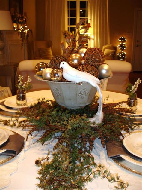 55 Gorgeous Christmas Table Setting Ideas - Design Swan