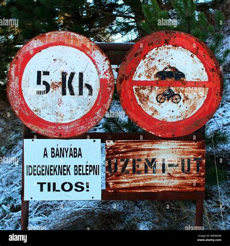 Old road signs hi-res stock photography and images - Alamy