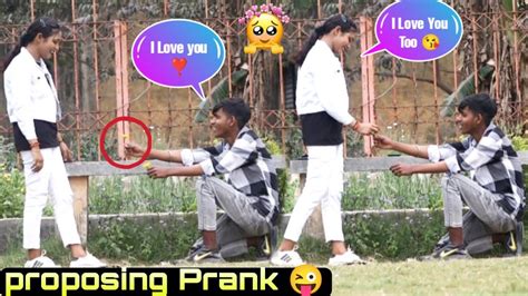 Proposing Prank Finally अभिषेक की गर्लफ्रेंड बन गई😱i Love You